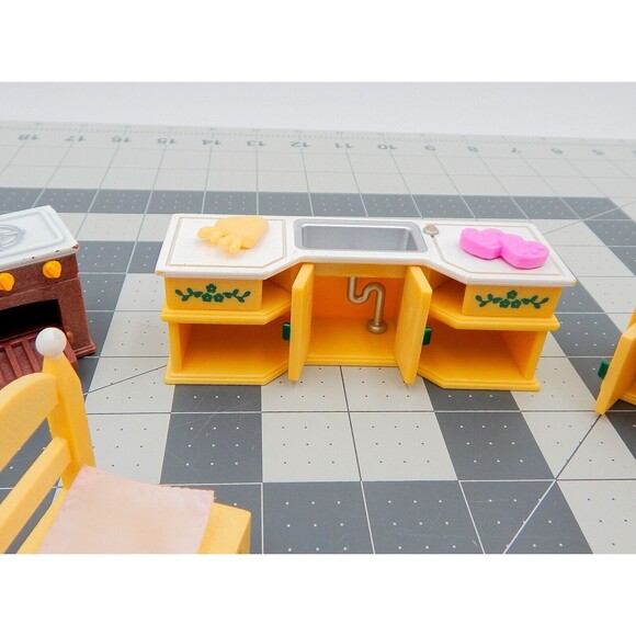 Sylvanian Families Calico Critters Kozy Kitchen Epoch Replacements Incomplete - Picture 3 of 9